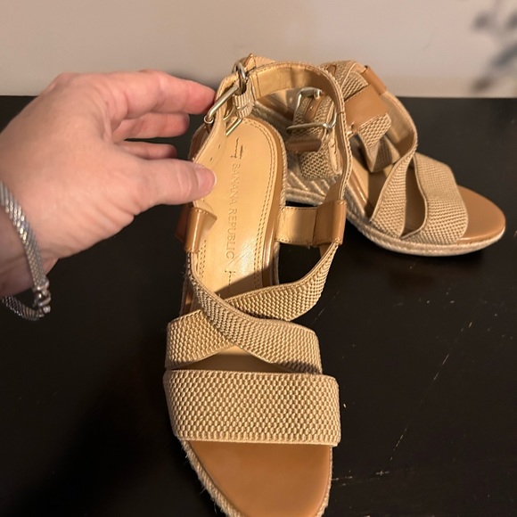 Woman’s sandals - Picture 9 of 14